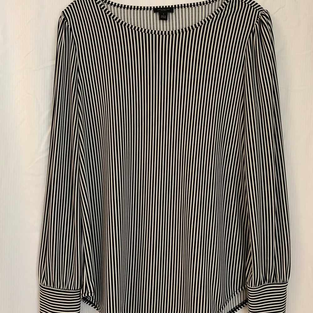 Ann Taylor black/white long sleeve blouse